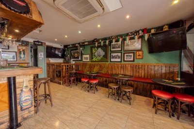 Rare opportunity to run your own frontline positioned bar in Puerto del Carmen