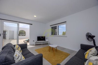 Three units on 4100 m² in Puerto Calero