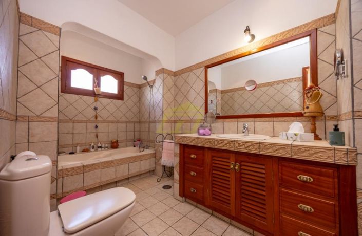 Image No.20-4 Bed Villa for sale