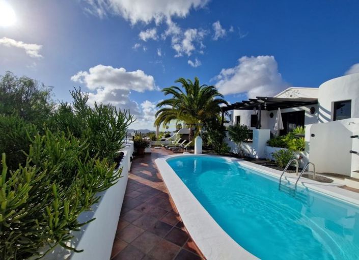 Image No.1-3 Bed Villa for sale