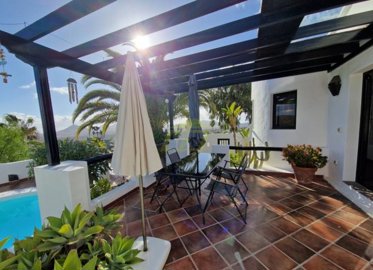 Wonderful detached villa with garden in the heart of Nazaret