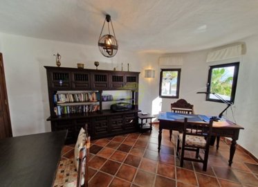 Wonderful detached villa with garden in the heart of Nazaret