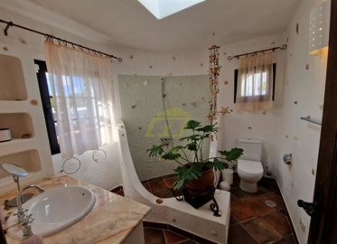 Wonderful detached villa with garden in the heart of Nazaret