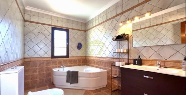 Image No.19-5 Bed Villa for sale