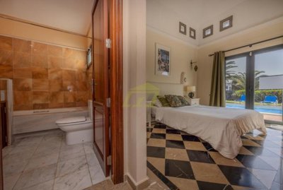 Charming 2 bedroom home with mature gardens and pool in Playa Blanca