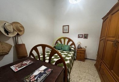 Big family 5 bedroom home in Tiagua