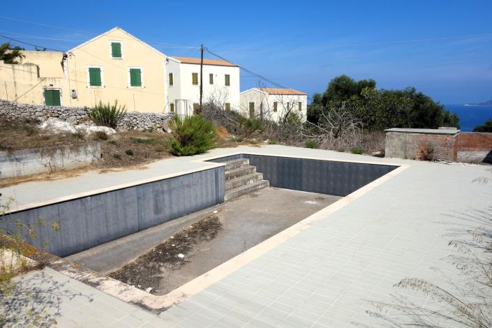 Image No.6-10 Bed Village House for sale