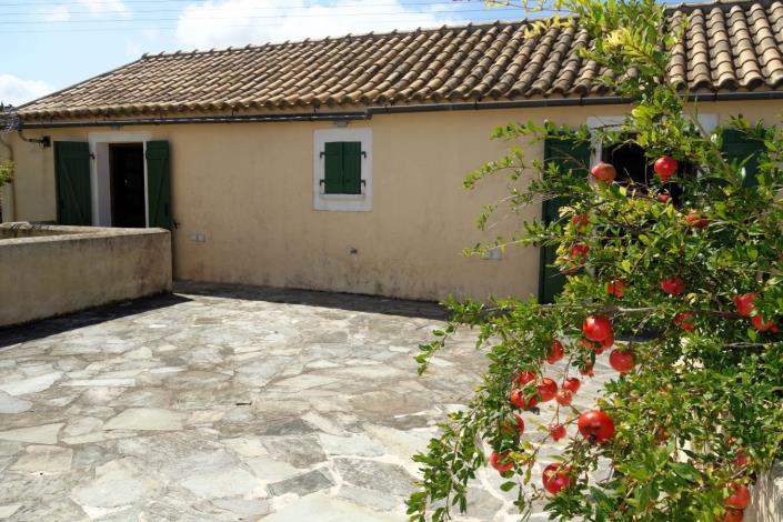 Image No.18-10 Bed Village House for sale