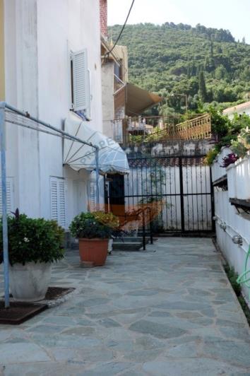 Image No.28-8 Bed Apartment for sale