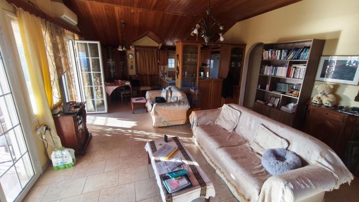 Image No.25-4 Bed House for sale