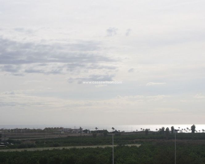 Image No.25-2 Bed Townhouse for sale