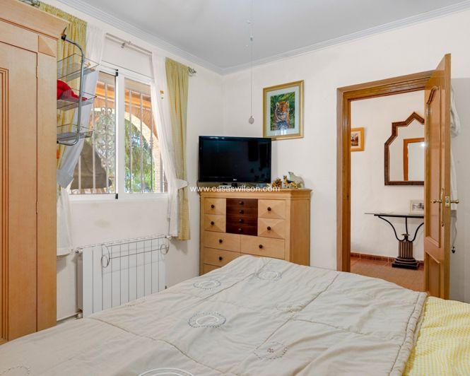 Image No.28-4 Bed Villa for sale