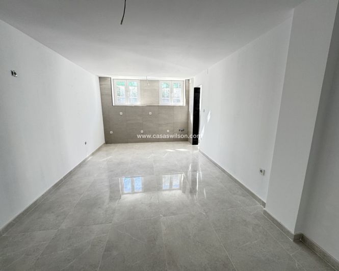 Image No.19-4 Bed Villa for sale