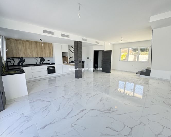 Image No.6-4 Bed Villa for sale