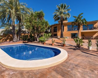 4 Bed Villa for sale