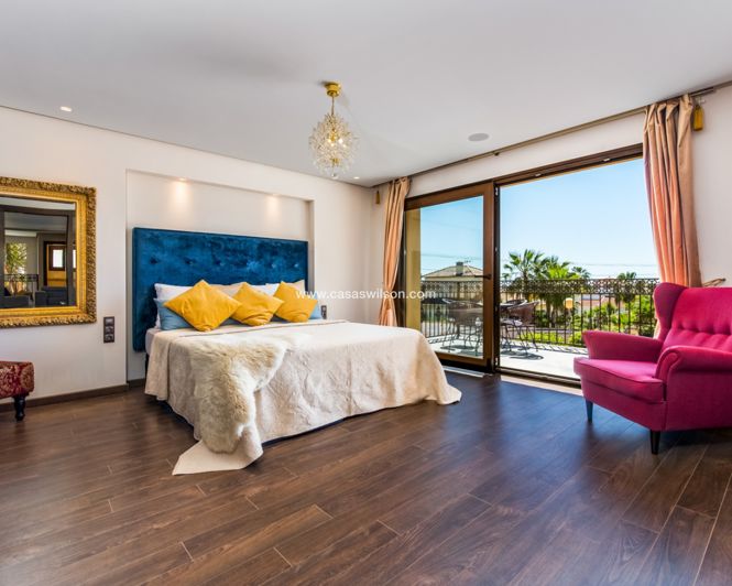 Image No.11-4 Bed Villa for sale