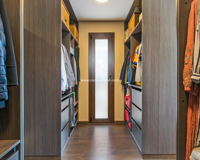 Image No.13-4 Bed Villa for sale