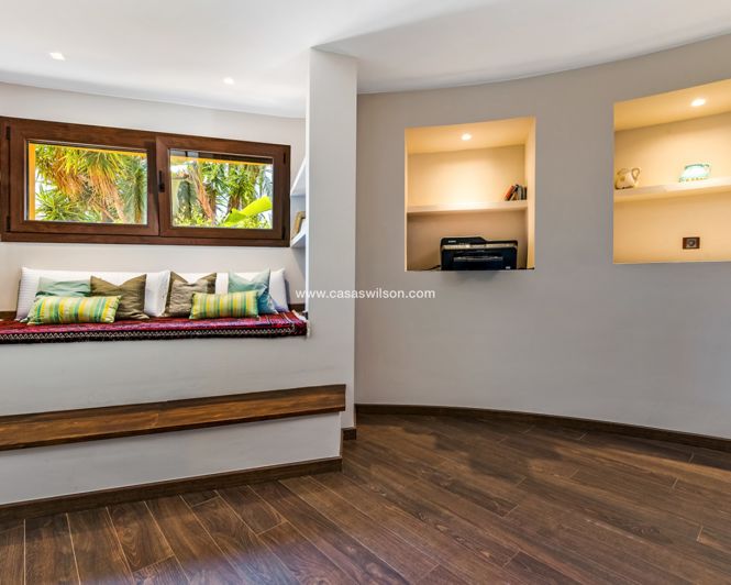 Image No.24-4 Bed Villa for sale