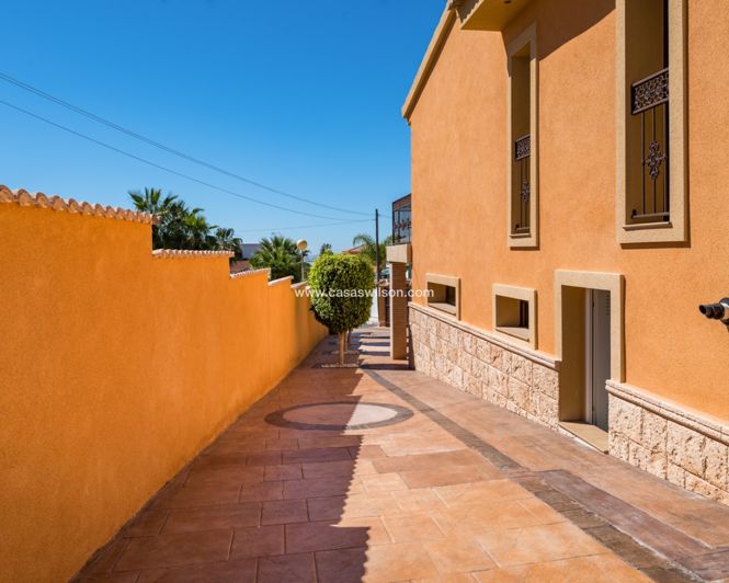 Image No.35-4 Bed Villa for sale