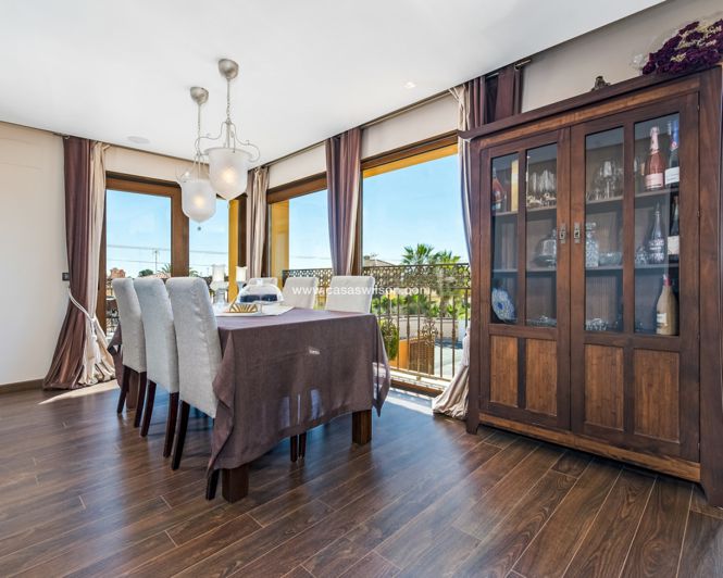 Image No.5-4 Bed Villa for sale