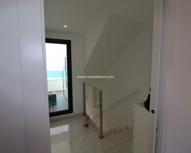 Image No.25-2 Bed Villa for sale