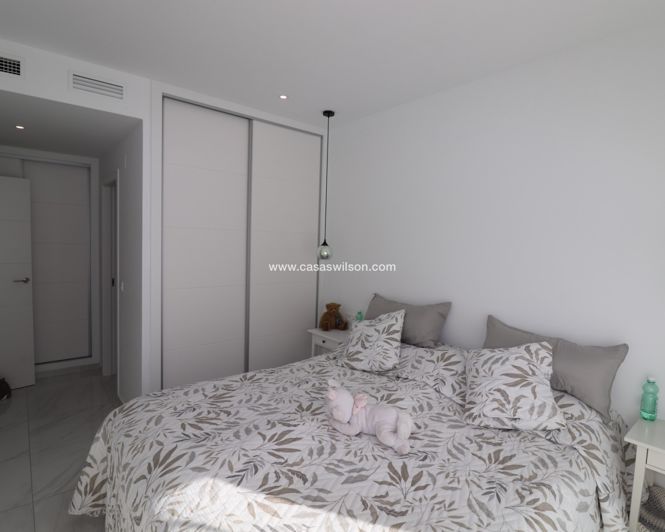 Image No.37-2 Bed Villa for sale