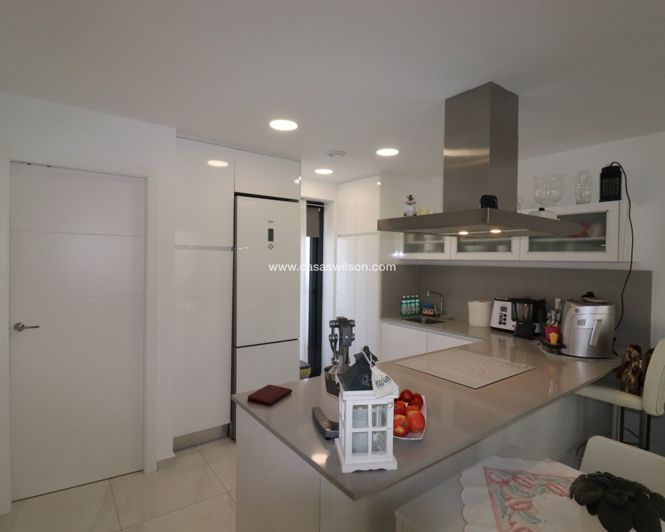 Image No.48-2 Bed Villa for sale