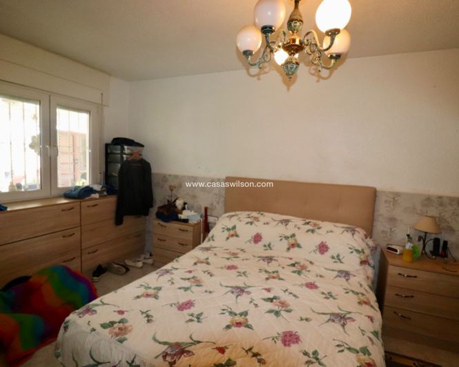 Image No.10-4 Bed Property for sale