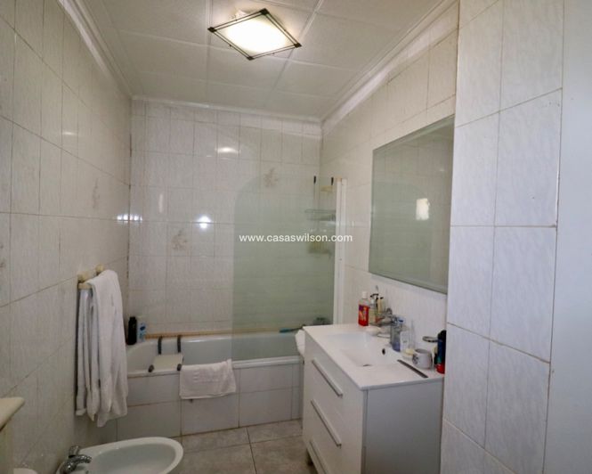 Image No.11-4 Bed Property for sale