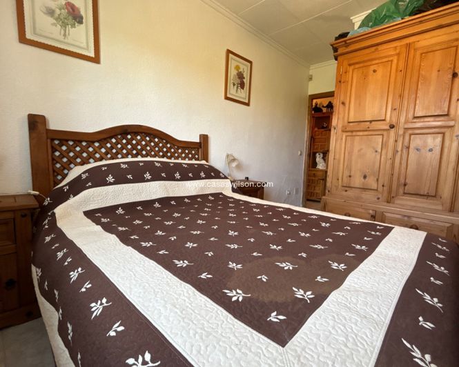 Image No.14-4 Bed Property for sale