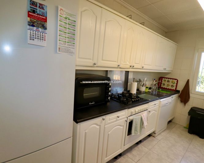 Image No.6-4 Bed Property for sale