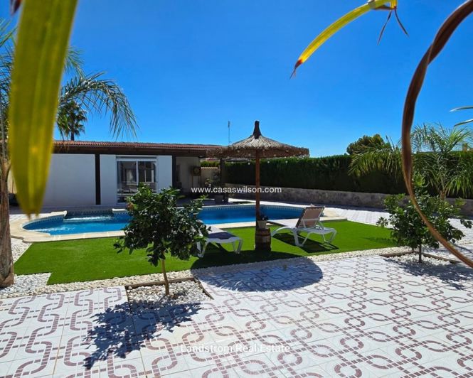 Image No.3-4 Bed Villa for sale