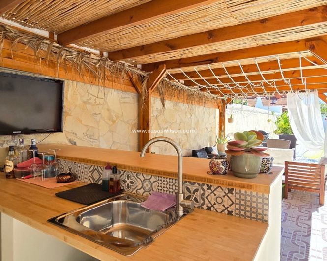 Image No.34-4 Bed Villa for sale