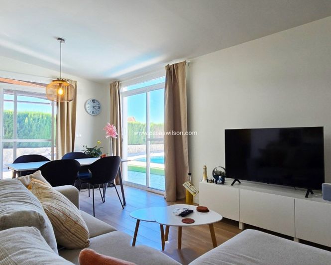 Image No.38-4 Bed Villa for sale