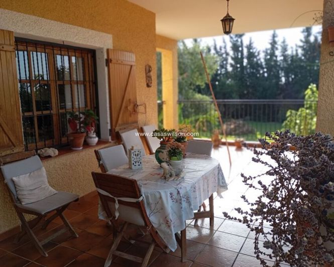 Image No.10-4 Bed Property for sale