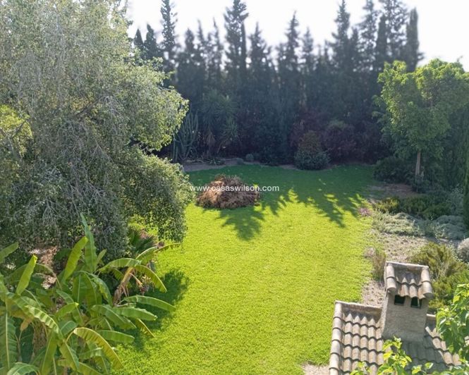 Image No.12-4 Bed Property for sale