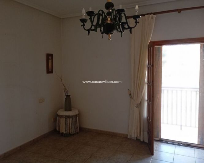 Image No.19-4 Bed Property for sale