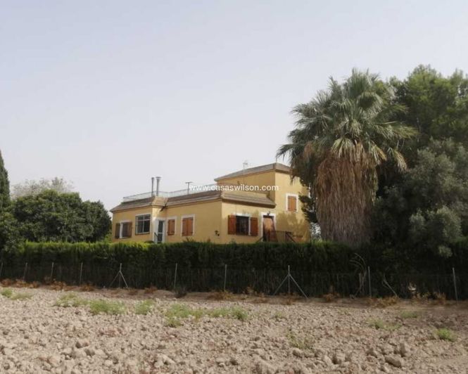 Image No.18-4 Bed Property for sale