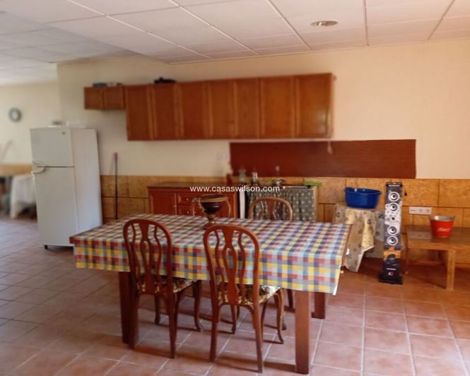 Image No.25-4 Bed Property for sale