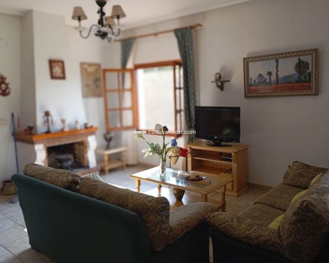 Image No.3-4 Bed Property for sale