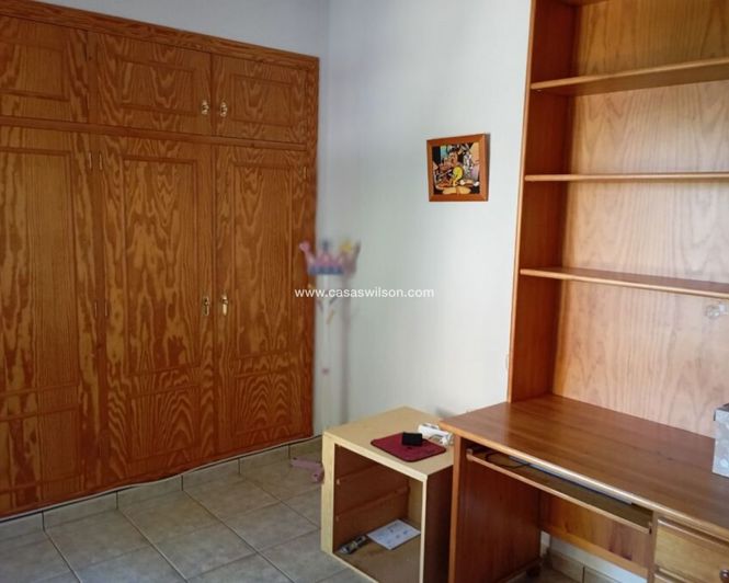 Image No.33-4 Bed Property for sale