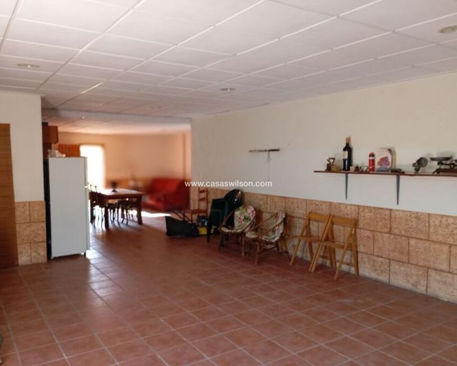 Image No.39-4 Bed Property for sale