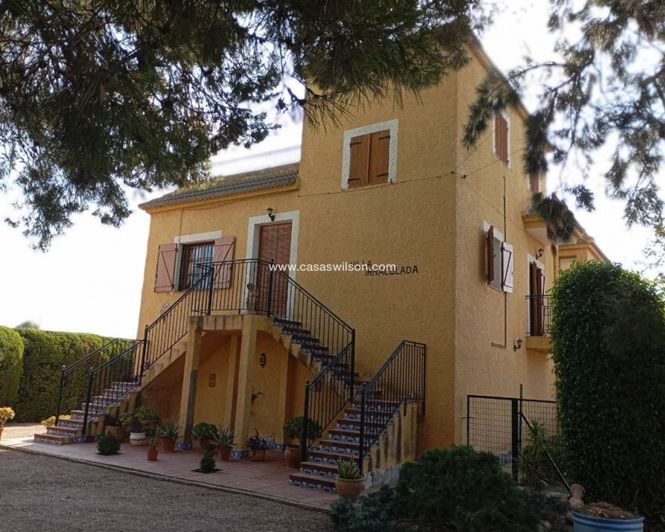 Image No.5-4 Bed Property for sale