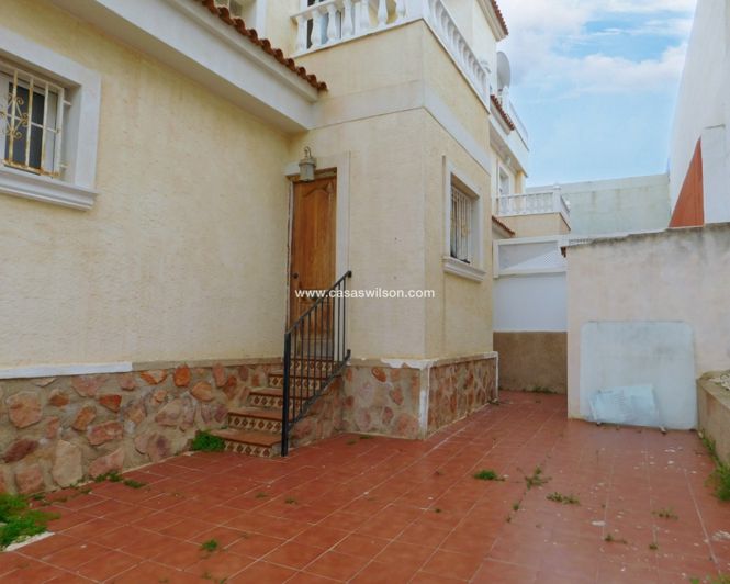 Image No.29-3 Bed Villa for sale