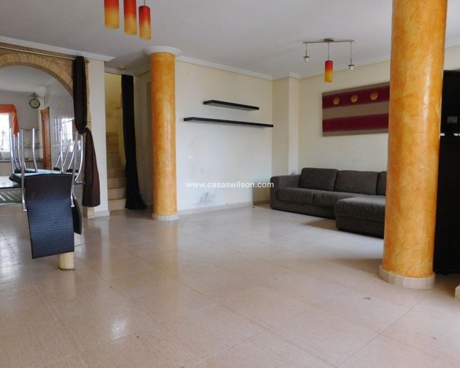 Image No.7-3 Bed Villa for sale