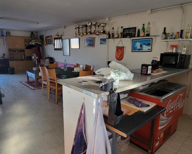 Image No.11-1 Bed Property for sale