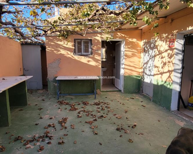 Image No.14-1 Bed Property for sale