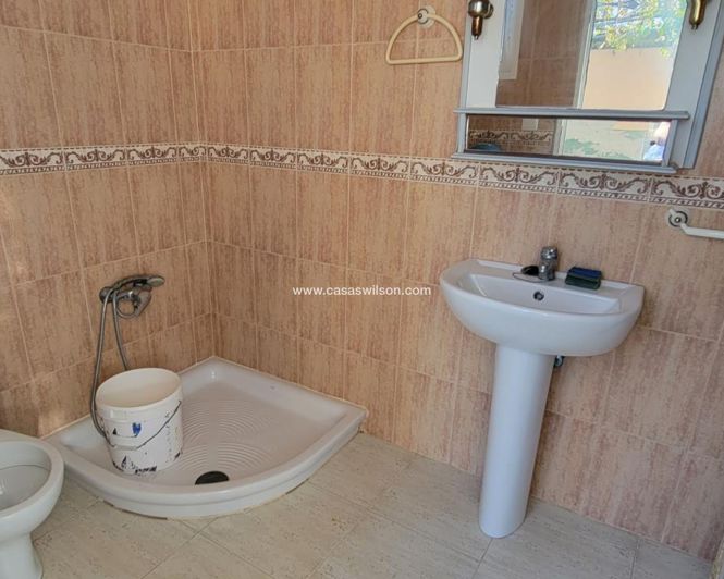 Image No.15-1 Bed Property for sale