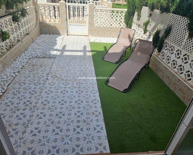 Image No.12-2 Bed Townhouse for sale