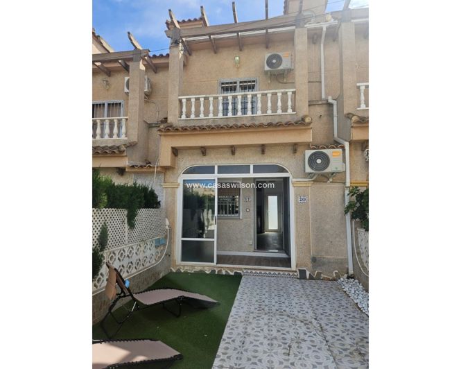 Image No.20-2 Bed Townhouse for sale